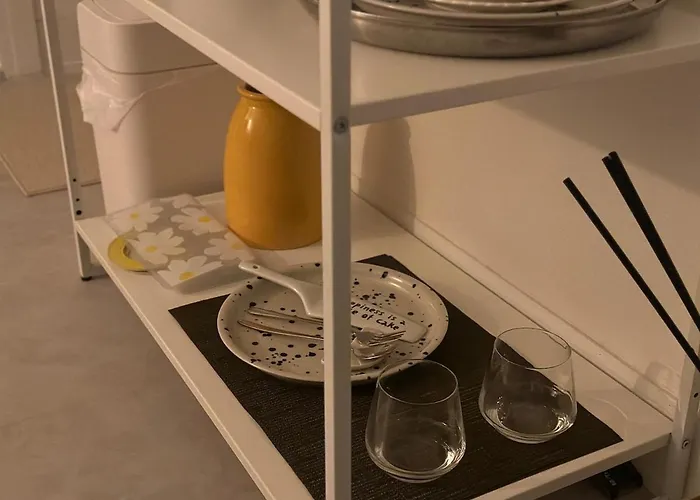 Wachiro Yeongdo - No Cooking Holiday home *