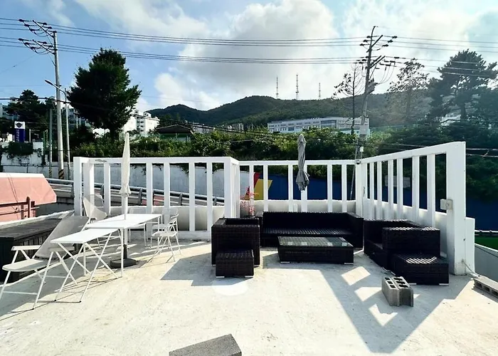 Wachiro Yeongdo - No Cooking Holiday home *